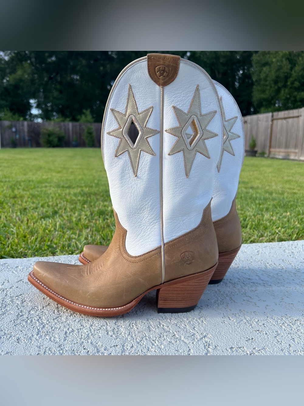 Ariat White and Brown Star Inlay Western Heeled Boots